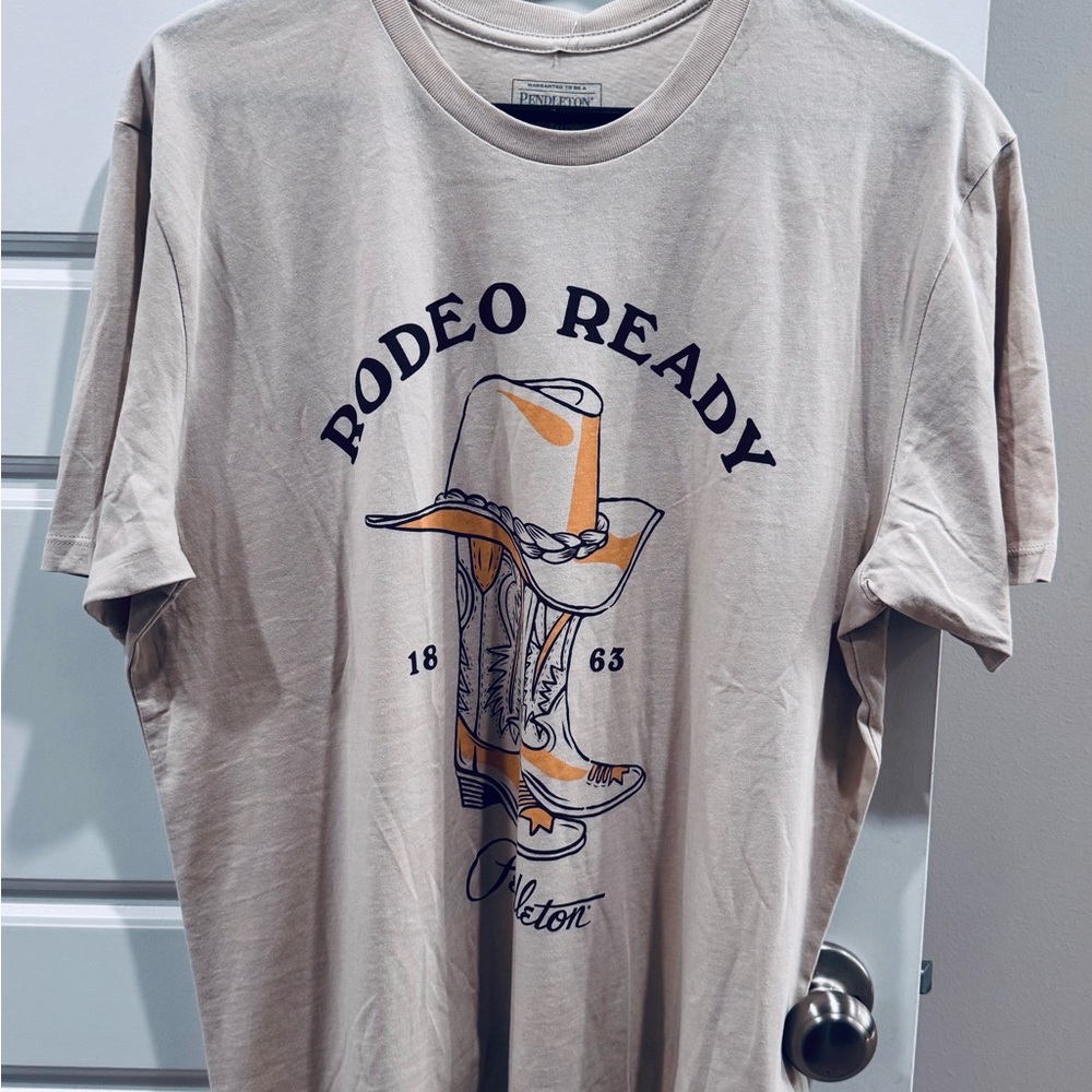 NWT Pendleton Women’s Rodeo Ready Graphic Tee - Cream